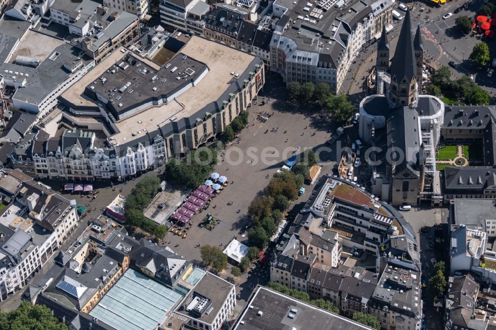 Aerial image Bonn - Ensemble space an place Muensterplatz with Bonner Muenster in the inner city center in Bonn in the state North Rhine-Westphalia, Germany