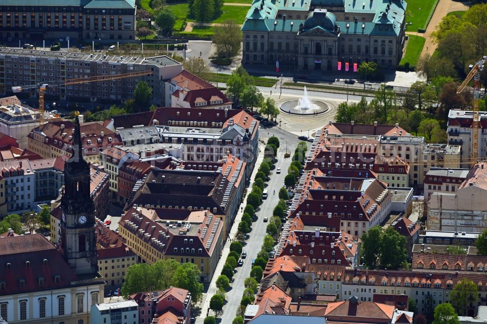 Aerial image Dresden - Ensemble space an place Palaisplatz in the inner city center in the district Innere Neustadt in Dresden in the state Saxony, Germany