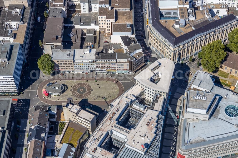 Bochum from the bird's eye view: Ensemble space an place of Dr.-Ruer-Platz with ensemble of shopping centers and a residential and commercial district in the inner city center in Bochum in the state North Rhine-Westphalia, Germany