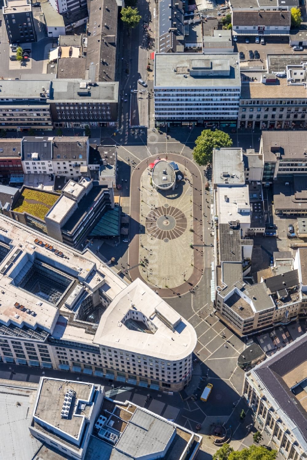 Aerial image Bochum - Ensemble space an place of Dr.-Ruer-Platz with ensemble of shopping centers and a residential and commercial district in the inner city center in Bochum in the state North Rhine-Westphalia, Germany