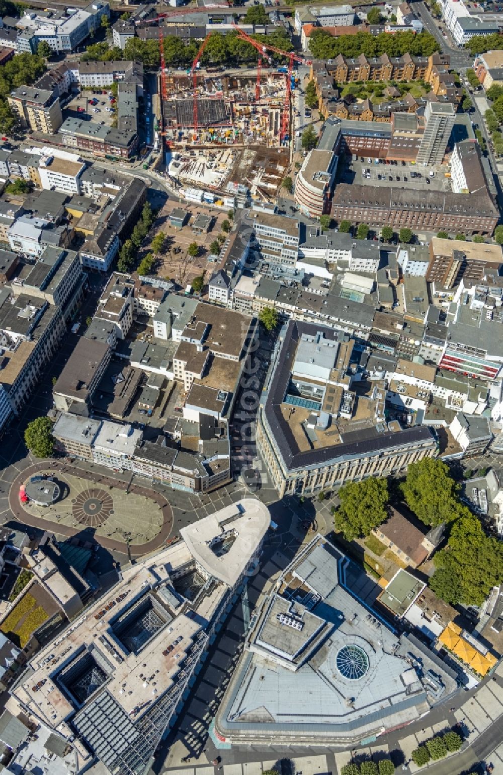 Aerial photograph Bochum - Ensemble space an place of Dr.-Ruer-Platz with ensemble of shopping centers and a residential and commercial district in the inner city center in Bochum in the state North Rhine-Westphalia, Germany