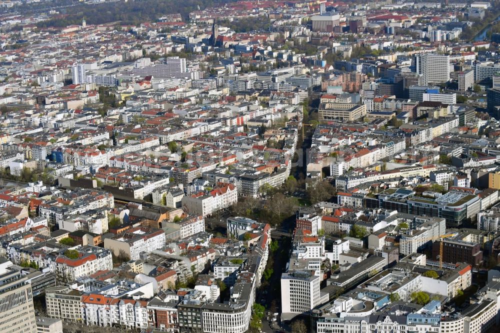 Aerial photograph Berlin - Ensemble space Savignyplatz in the inner city center in the district Charlottenburg in Berlin, Germany