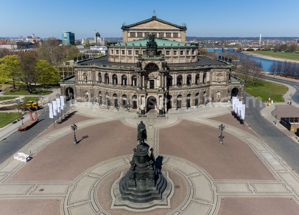 Aerial image Dresden - Ensemble space an place Theaterplatz with memorial Koenig-Johann-Denkmal and thater Semperoper in the inner city center in the district Altstadt in Dresden in the state Saxony, Germany