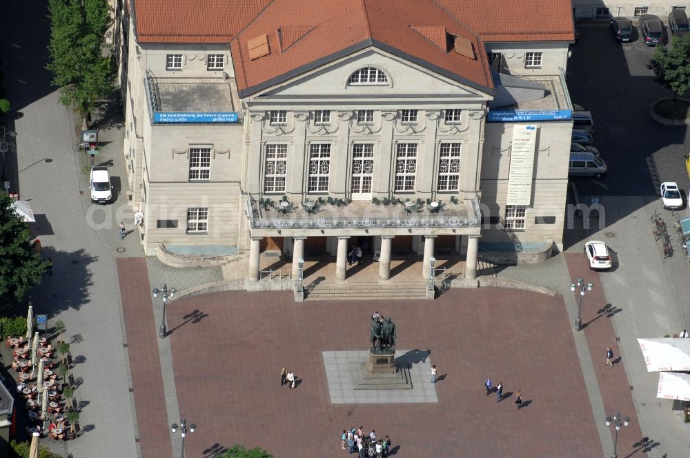 Aerial photograph Weimar - Ensemble space an place Theaterplatz with dem Goethe-Schiller-Denkmal bevore the theater Deutsches Nationaltheater in the inner city center in Weimar in the state Thuringia, Germany