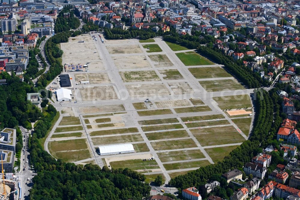 München from the bird's eye view: Ensemble space an place of Theresienwiese in the inner city center in Munich in the state Bavaria, Germany