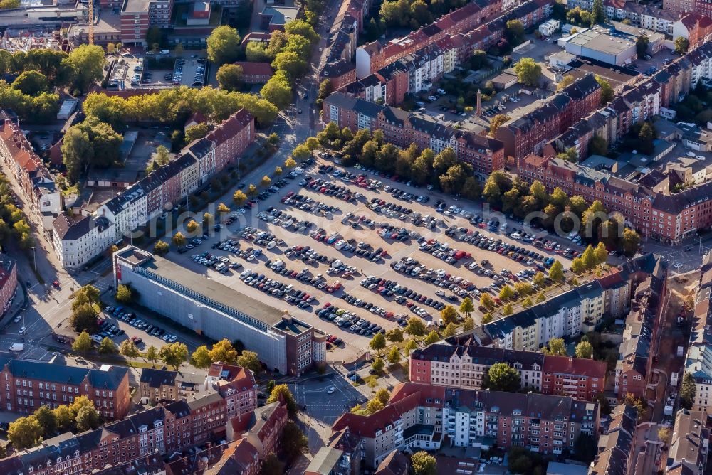 Kiel from above - Ensemble space an place Wilhelmplatz in the inner city center on street Stephan-Heinzel-Strasse in the district Schreventeich in Kiel in the state Schleswig-Holstein, Germany