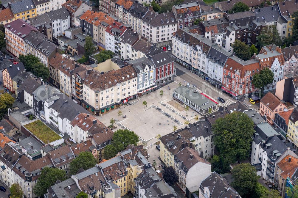 Hagen from above - Ensemble space an place Wilhelmsplatz in the inner city center on street Lange Strasse in Hagen at Ruhrgebiet in the state North Rhine-Westphalia, Germany