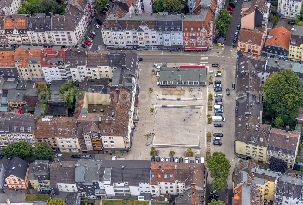 Hagen from the bird's eye view: Ensemble space an place Wilhelmsplatz in the inner city center on street Lange Strasse in Hagen at Ruhrgebiet in the state North Rhine-Westphalia, Germany