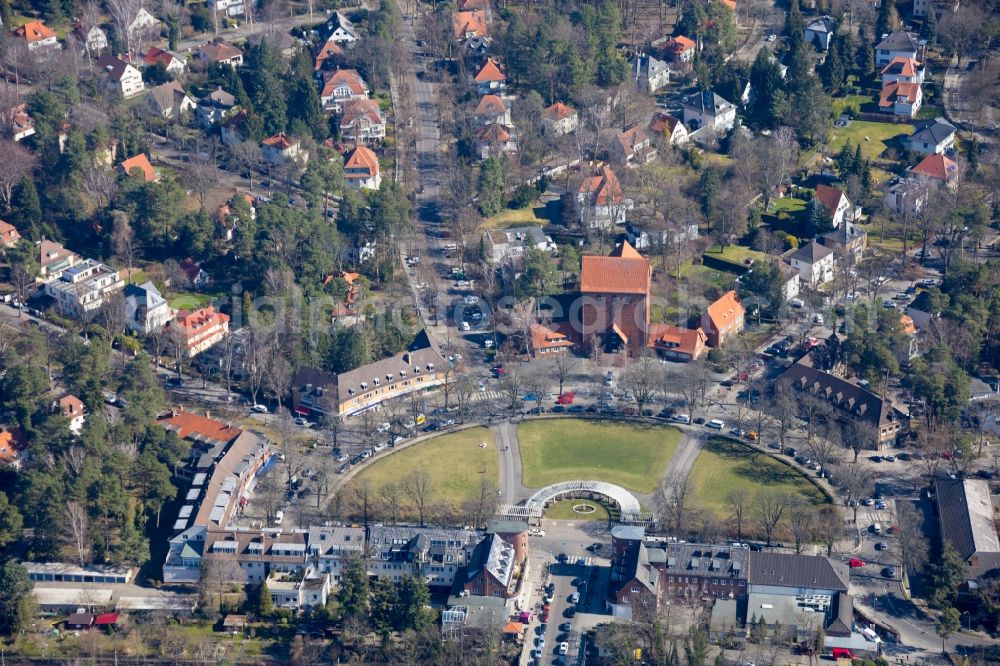 Berlin from above - Ensemble space an place on Zeltinger Platz im Ortsteil Frohnau in the inner city center in Berlin, Germany