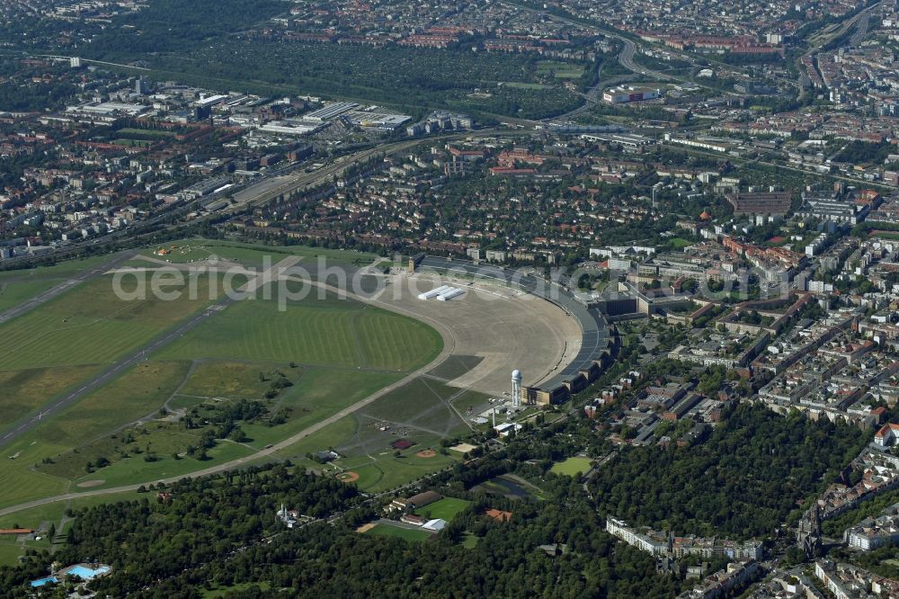 Aerial photograph Berlin - Ensemble space Platz der Luftbruecke on Columbiadamm at formerly Tempelhof Airport in the inner city center in Berlin