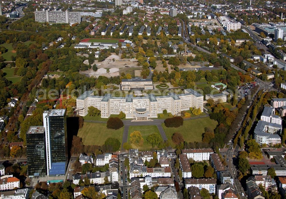 Frankfurt am Main from above - View of the Pölzig-building, the former IG Farben building. The complex was designed by Hans Poelzig Archiekten. It served as the headquarters of IG Farben AG - since 2001, the building houses a part of the Johann Wolfgang Goethe-University Frankfurt am Main