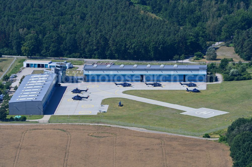 Ahrensfelde from above - Helicopter landing pad - airfield for helicopters of the Federal Police Aviation Squadron Blumberg on Neuer Schwanebecker Weg in the district of Blumberg in Ahrensfelde in the federal state of Brandenburg