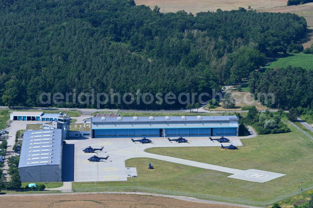 Ahrensfelde from the bird's eye view: Helicopter landing pad - airfield for helicopters of the Federal Police Aviation Squadron Blumberg on Neuer Schwanebecker Weg in the district of Blumberg in Ahrensfelde in the federal state of Brandenburg