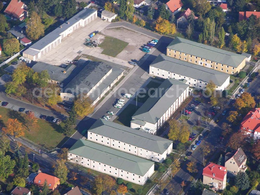 Aerial photograph Berlin - Biesdorf - 20.10.2004 Wohngebiet am S-Bahnhof Biesdorf