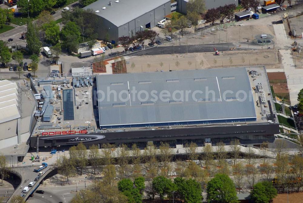 Aerial image Stuttgart - Auf der Baustelle der Porsche-Arena hat der Endspurt begonnen, der Innenausbau läuft auf Hochtouren. Noch etwas mehr als zehn Wochen verbleiben bis zur Eröffnung am 27. Mai 2006 mit der ARD-Live-Sendung „Verstehen Sie Spaß?“ Die Porsche Arena liegt direkt zwischen der Hans-Martin-Schleyer-Halle und dem Gottlieb-Daimler-Stadion und wird pünktlich zur WM 2006 fertig.