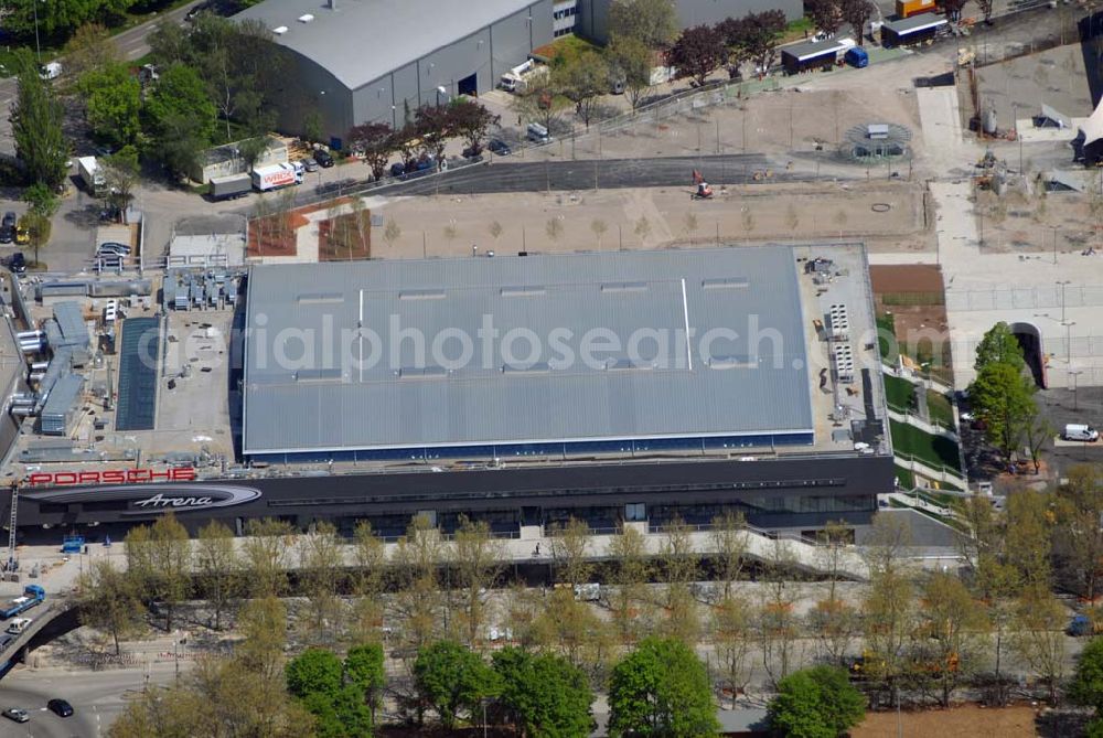 Aerial photograph Stuttgart - Auf der Baustelle der Porsche-Arena hat der Endspurt begonnen, der Innenausbau läuft auf Hochtouren. Noch etwas mehr als zehn Wochen verbleiben bis zur Eröffnung am 27. Mai 2006 mit der ARD-Live-Sendung „Verstehen Sie Spaß?“ Die Porsche Arena liegt direkt zwischen der Hans-Martin-Schleyer-Halle und dem Gottlieb-Daimler-Stadion und wird pünktlich zur WM 2006 fertig.