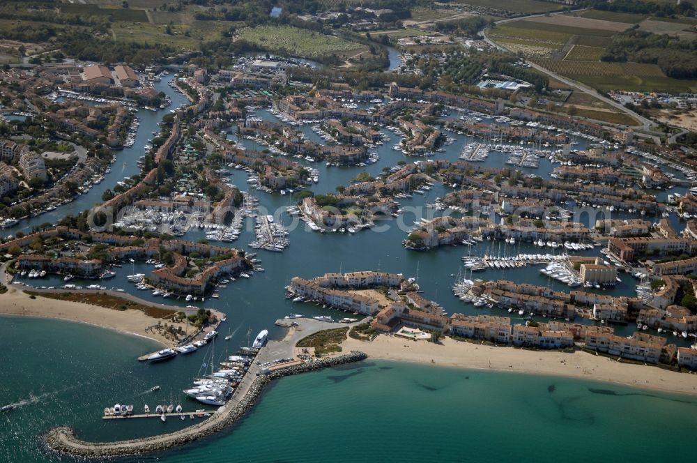 Aerial photograph Grimaud - Port Grimaud-Marina - harbour area on the shore of Golfe de Saint-Tropez in Grimaud in Provence-Alpes-Cote d'Azur, France