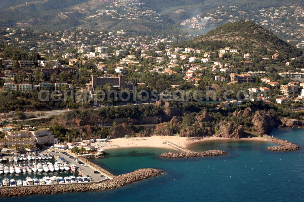 Mandelieu-la-Napoule from above - Blick auf den Port du Rague / Hafen Rague im Stadtteil La Napoule in Mandelieu-la-Napoule.