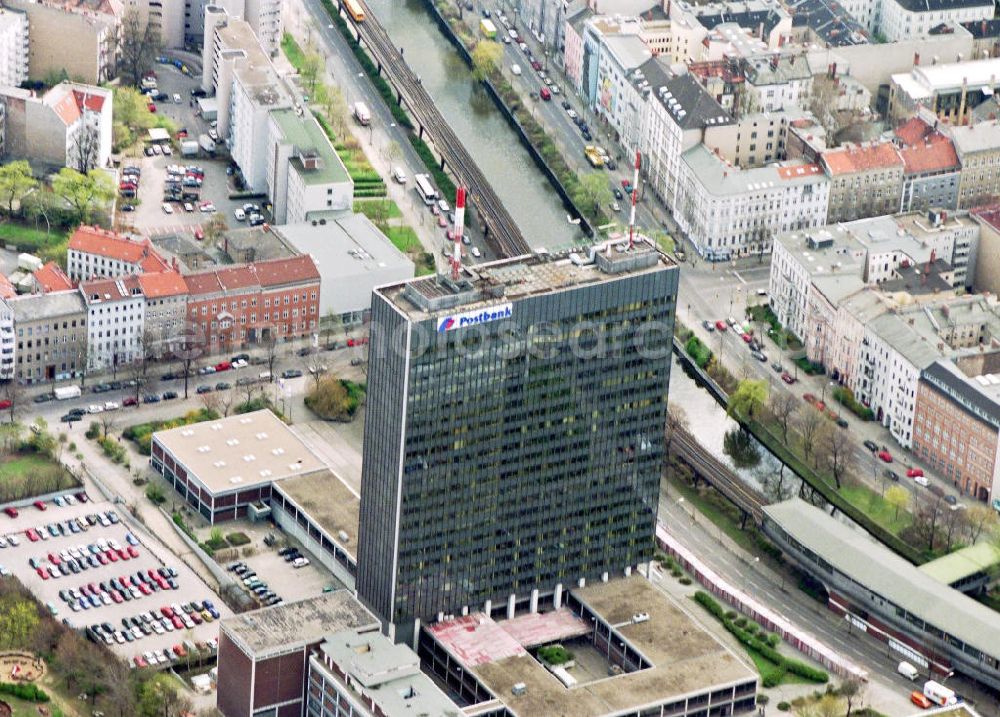 Berlin-Kreuzberg from the bird's eye view: Postbank-Hochhaus am Halleschen Ufer in Berlin-Kreuzberg.