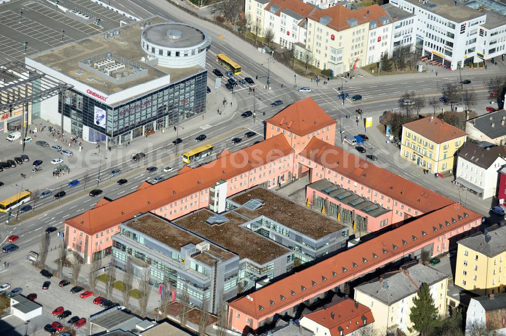 Aerial photograph Regensburg - Der Posthof, ein Büro und Geschäftsgebäude an den Straßen Friedenstraße, Galgenbergstraße und Schikanederstraße in Regensburg in Bayern. The Posthof, a office block / building and store building at the streets Friedenstrasse, Galgenbergstrasse and Schikanederstrasse in Ratisbon in Bavaria.