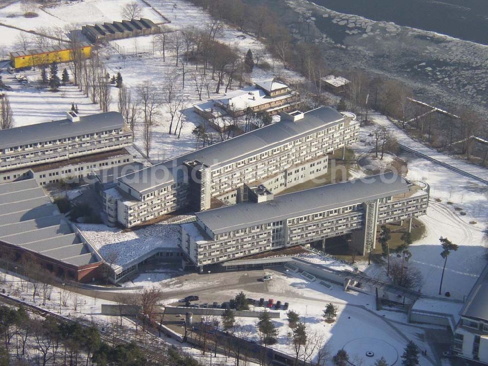 Aerial photograph Potsdam/Brandenburg - Banken- und Schulungsneubau am alten Potsdamer Hauptbahnhof Pilot: Grahn