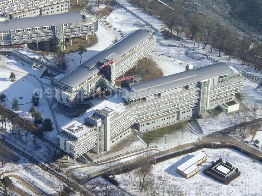 Potsdam/Brandenburg from above - Banken- und Schulungsneubau am alten Potsdamer Hauptbahnhof Pilot: Grahn