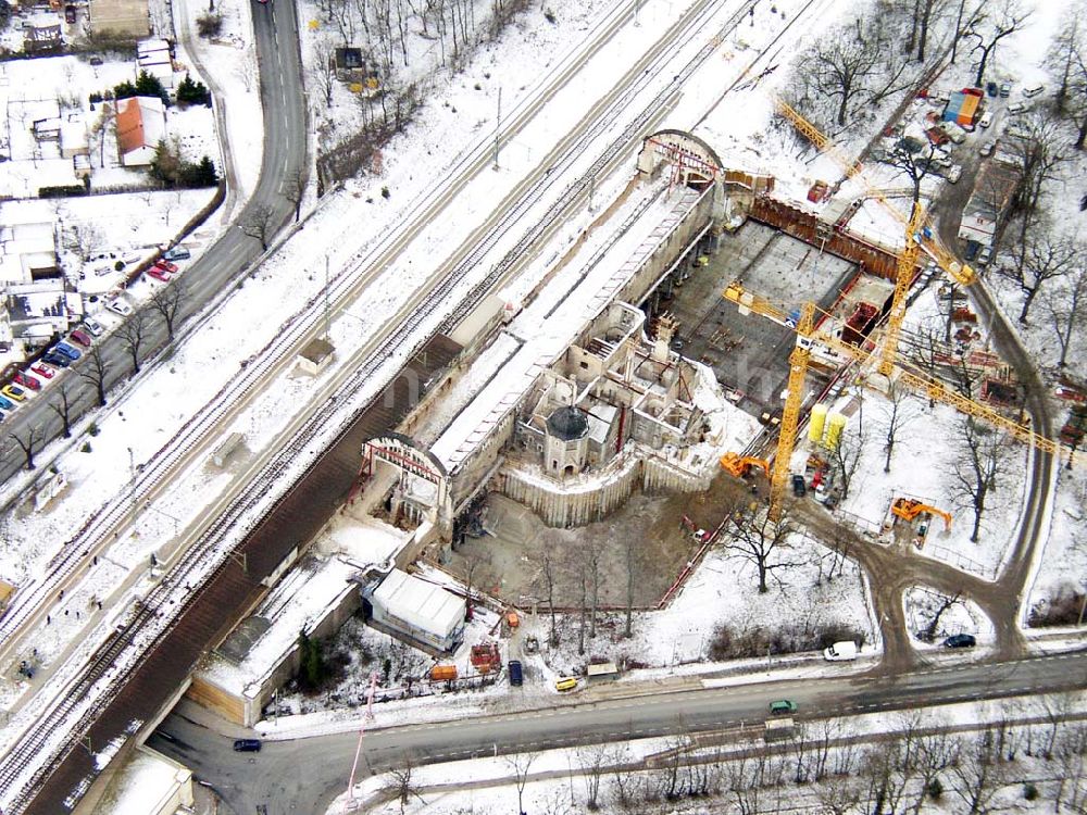 Potsdam/Brandenburg from the bird's eye view: 22.01.2004 Potsdam / Brandenburg Rekonstruktion des Kaiser-Bahnhofs in der Nähe vom neuen Pallee (Institut für Lehrerbildung) in Potsdam Firmen: 1) HochTief Construction AG <