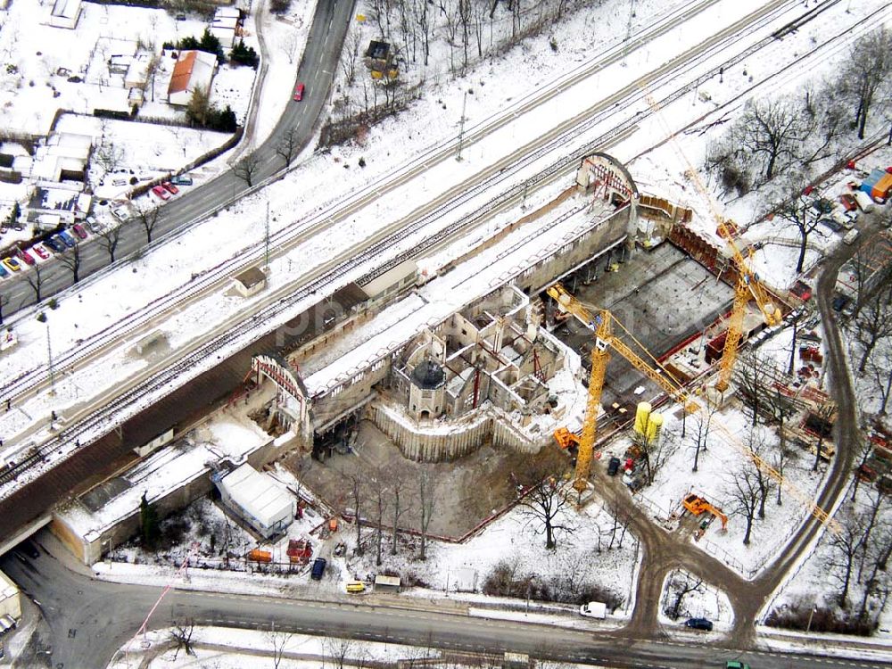 Aerial image Potsdam/Brandenburg - 22.01.2004 Potsdam / Brandenburg Rekonstruktion des Kaiser-Bahnhofs in der Nähe vom neuen Pallee (Institut für Lehrerbildung) in Potsdam Firmen: 1) HochTief Construction AG <