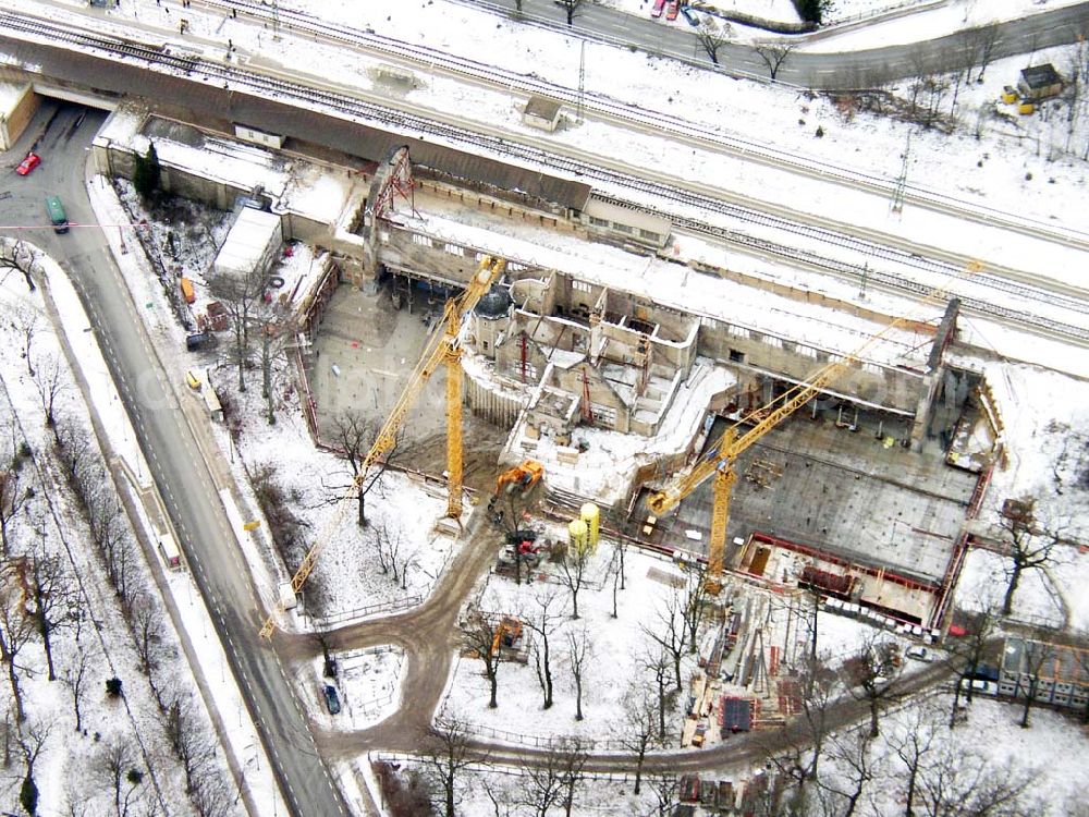 Potsdam/Brandenburg from the bird's eye view: 22.01.2004 Potsdam / Brandenburg Rekonstruktion des Kaiser-Bahnhofs in der Nähe vom neuen Pallee (Institut für Lehrerbildung) in Potsdam Firmen: 1) HochTief Construction AG <