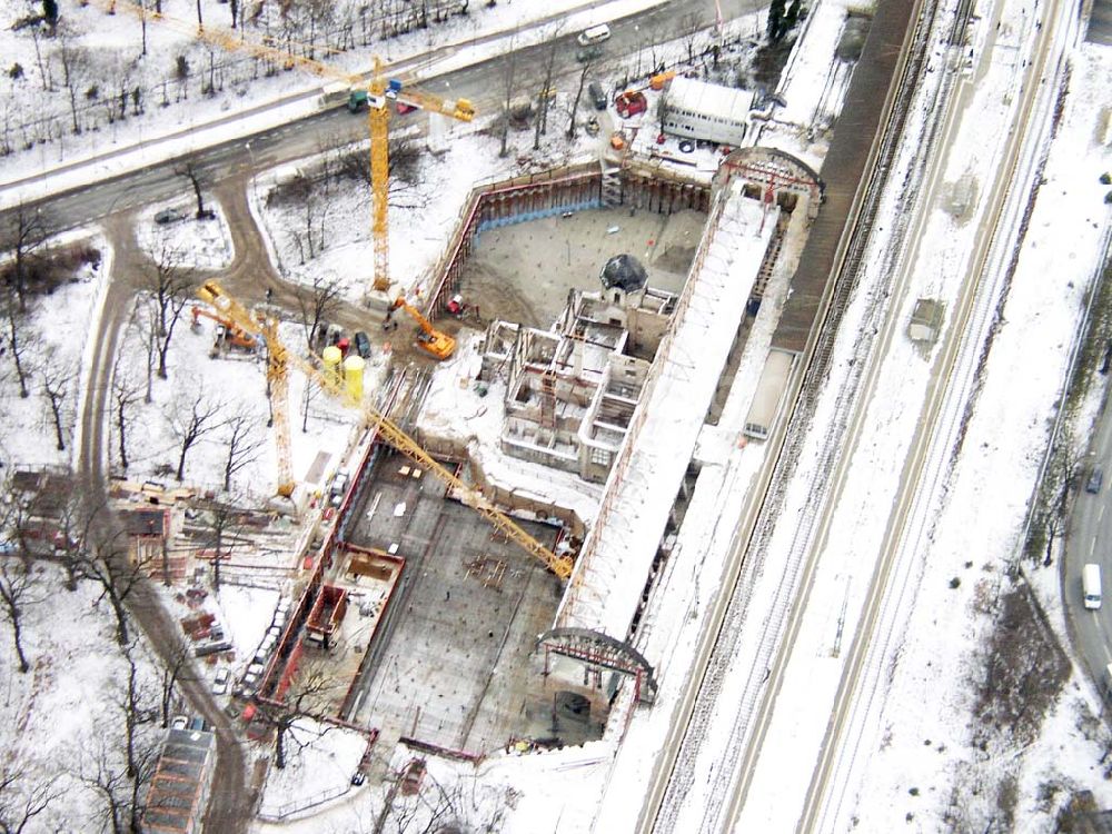 Potsdam/Brandenburg from above - 22.01.2004 Potsdam / Brandenburg Rekonstruktion des Kaiser-Bahnhofs in der Nähe vom neuen Pallee (Institut für Lehrerbildung) in Potsdam Firmen: 1) HochTief Construction AG <