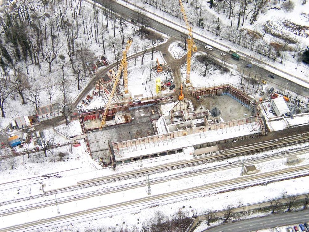 Aerial image Potsdam/Brandenburg - 22.01.2004 Potsdam / Brandenburg Rekonstruktion des Kaiser-Bahnhofs in der Nähe vom neuen Pallee (Institut für Lehrerbildung) in Potsdam Firmen: 1) HochTief Construction AG <