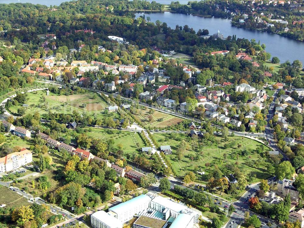 Aerial image Potsdam - 07.10.2004 Blick auf die russische Kolonie am Golfplatz in Potsdam-Nedlitz.