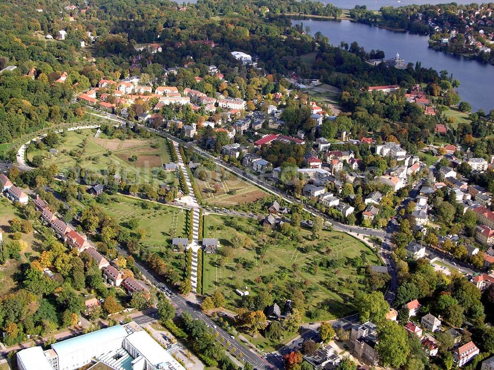 Aerial photograph Potsdam - 07.10.2004 Blick auf die russische Kolonie am Golfplatz in Potsdam-Nedlitz.