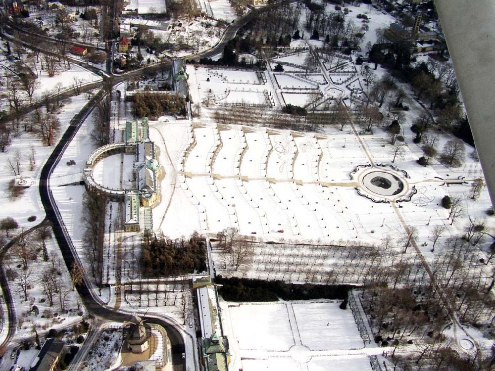 Potsdam/Brandenburg from the bird's eye view: 22.01.2004 Potsdam/Brandenburg Winterlandschaft am Schloß Sanssouci