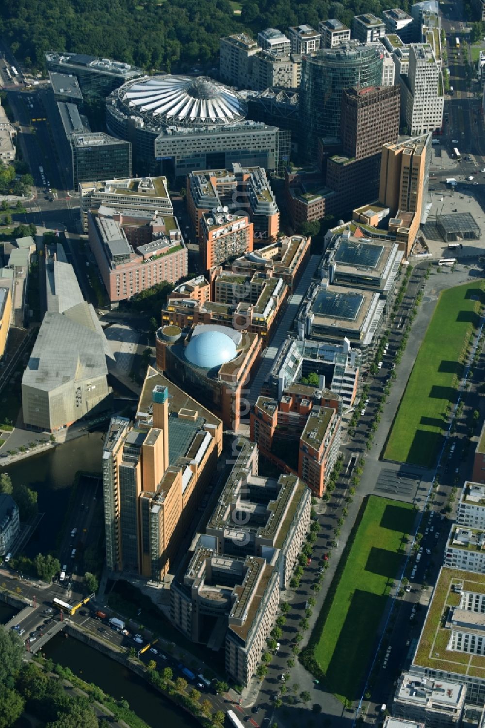 Aerial photograph Berlin - Ensemble space Potsdamer and Leipziger Platz in the inner city center in Berlin in Berlin, Germany