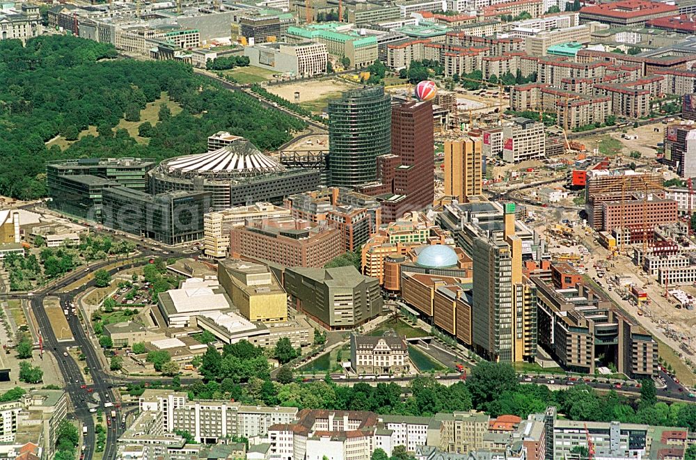 Aerial photograph Berlin - Ensemble space Potsdamer Platz in the inner city center in Berlin