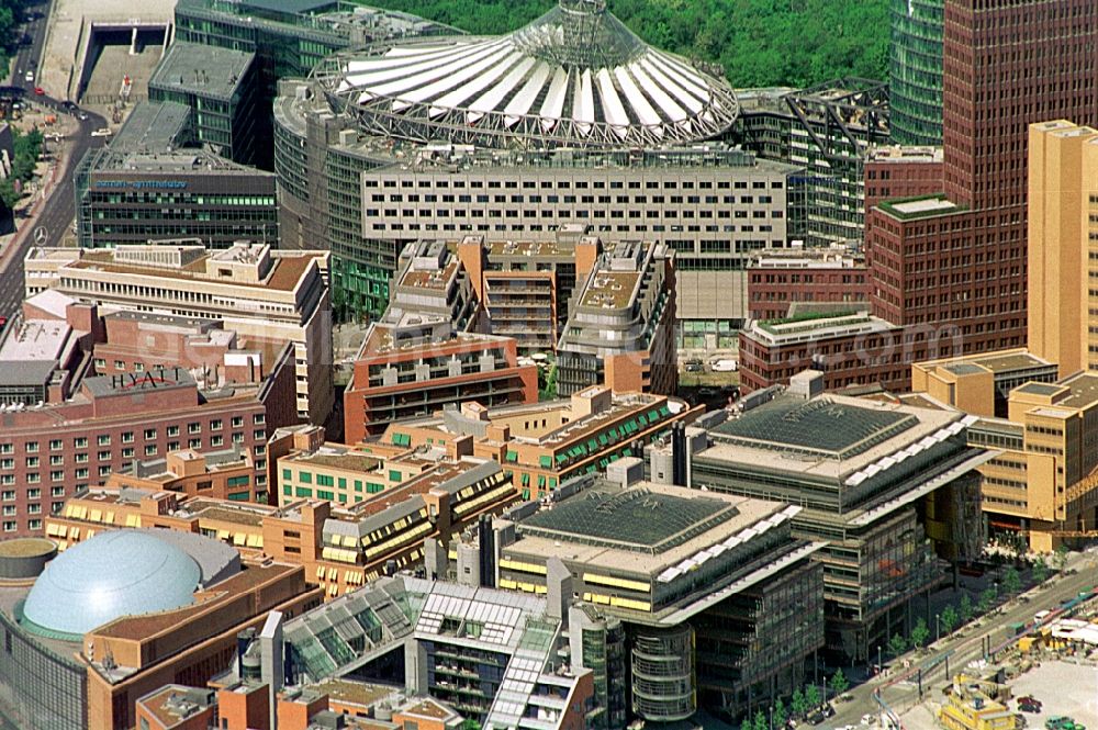 Aerial photograph Berlin - Ensemble space Potsdamer Platz in the inner city center in Berlin