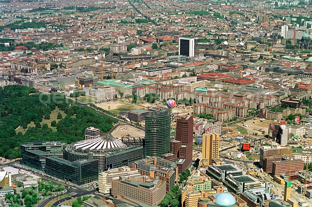 Aerial photograph Berlin - Ensemble space Potsdamer Platz in the inner city center in Berlin