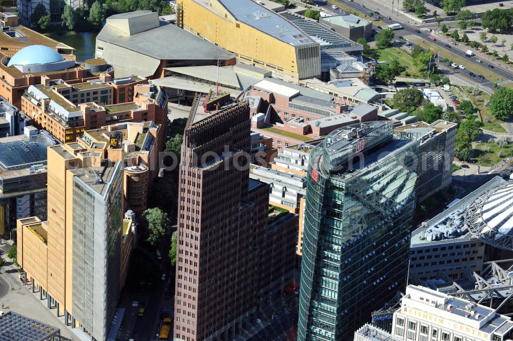 Berlin Mitte from the bird's eye view: Bürogebäude und Geschäftshäuser am Potsdamer Platz in Berlin-Mitte. Office buildings and commercials at the Potsdam Square in the borough Mitte.