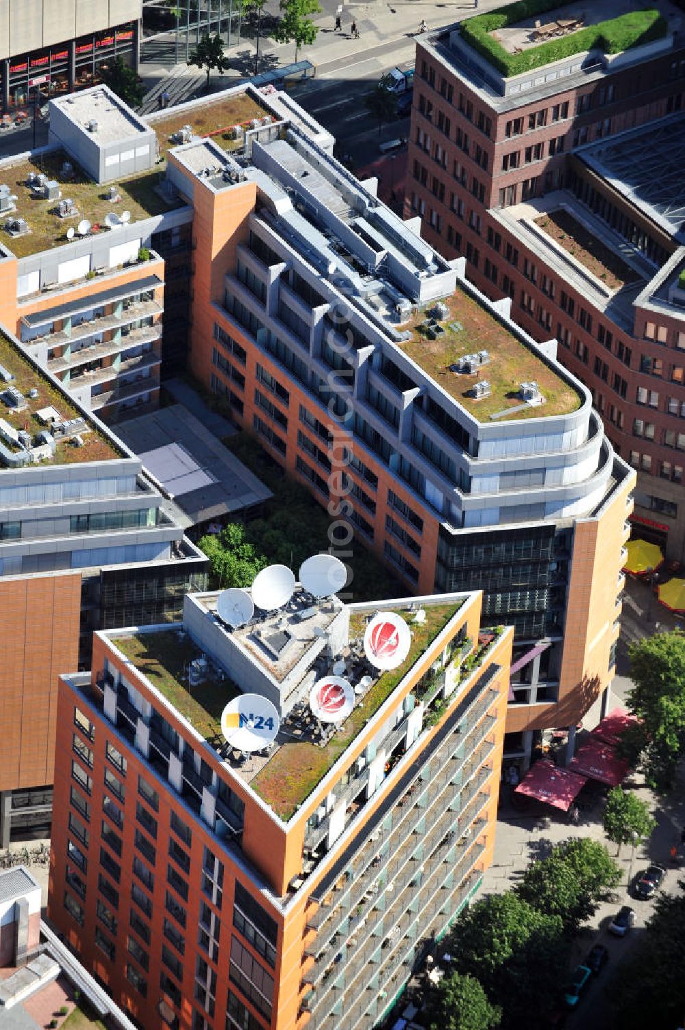 Aerial photograph Berlin Mitte - Bürogebäude und Geschäftshäuser am Potsdamer Platz in Berlin-Mitte. Office buildings and commercials at the Potsdam Square in the borough Mitte.