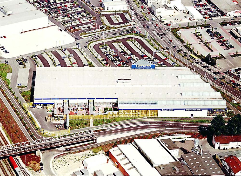 Aerial photograph Neu-Ulm / Bayern - PRAKTIKER-Baumarkt auf dem Grundstück IKEA-Niederlassung Ulm an der Blaubeurer Straße in 89077 Ulm