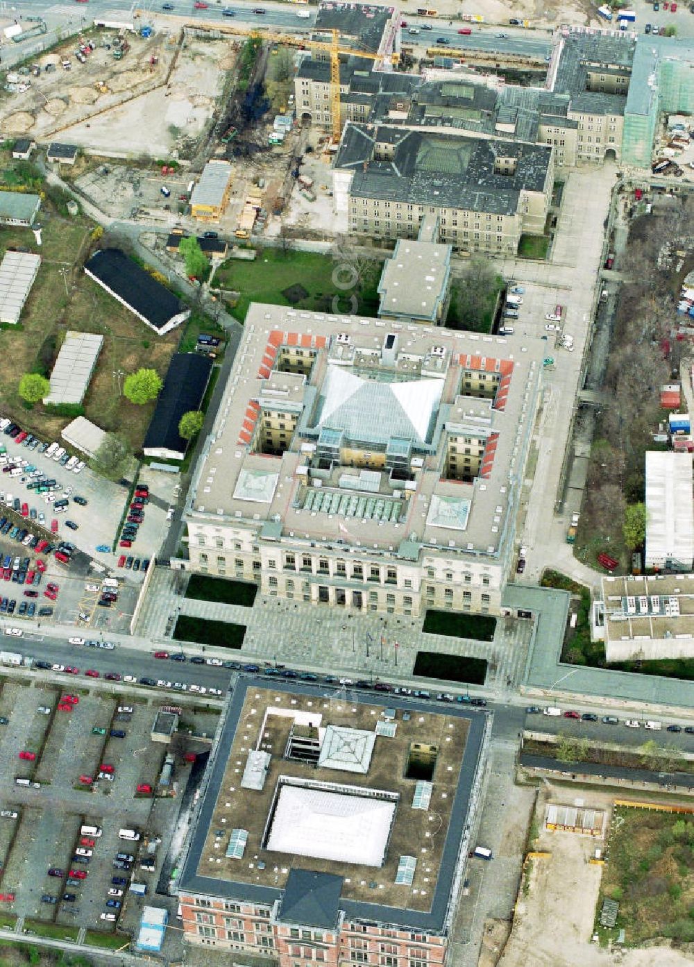 Berlin - Kreuzberg from above - Preußischer Landtag mit Grophiusbau.