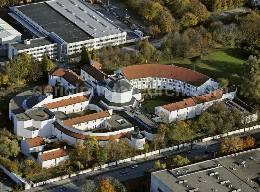 Augsburg from above - Der Gebäudekomplex des Priesterseminars Sankt Hieronymus der Diözese Augsburg. Die Einweihung des von Alexan der Freiherr von Branca entworfenen Gebäudes fand 1987 durch den damaligen Papst Johannes Paul II. statt. The building of the Seminary Saint Jerome of the Diocese Augsburg.