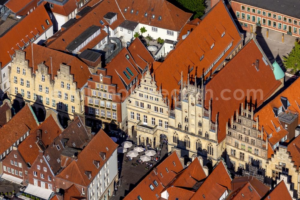 Aerial image Münster - Half-timbered house and multi-family house- residential area in the old town area and inner city center on Prinzipalmarkt in the district Altstadt in Muenster in the state North Rhine-Westphalia, Germany