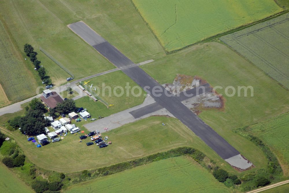 Aerial photograph Karbach - Blick auf eine Wolfgang Gerbere Modellflugzeugstartbahn bei Karbach. Kontakt: Modellflug-Club Karbach, Siegfried März, Waldstr. 20, 97842 Karbach, Tel.: 0 93 91/ 12 59