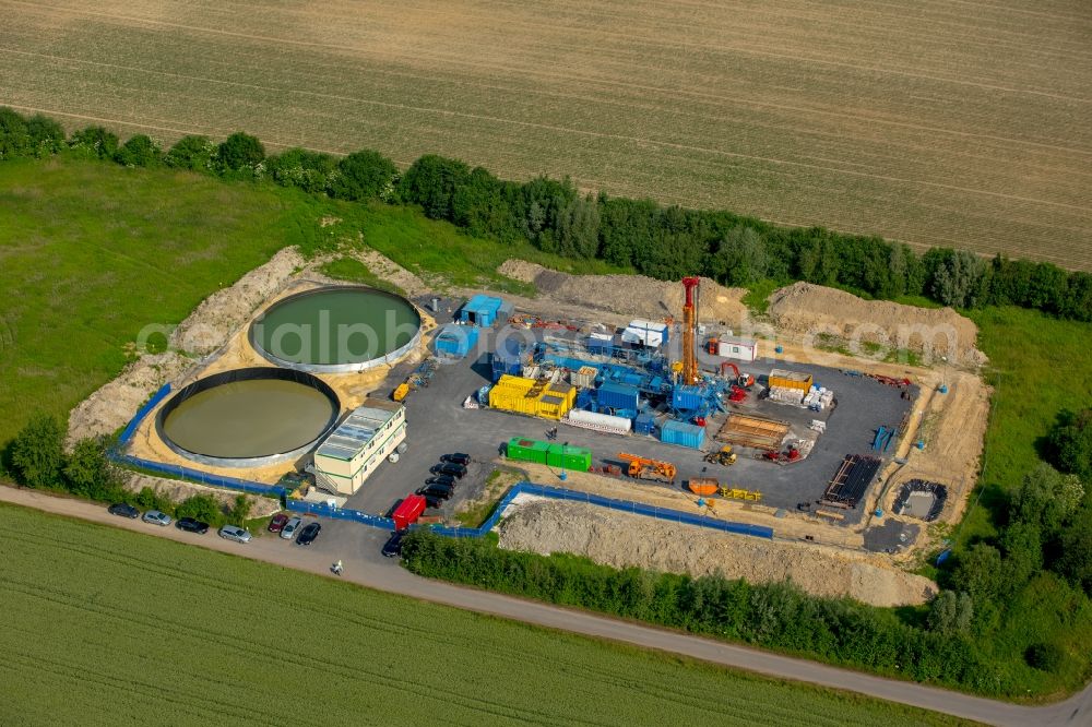 Aerial image Herbern - Test drilling for gas Fracking- hydraulic fracturing station over the old mine Radbod 7 in Herbern in the state North Rhine-Westphalia