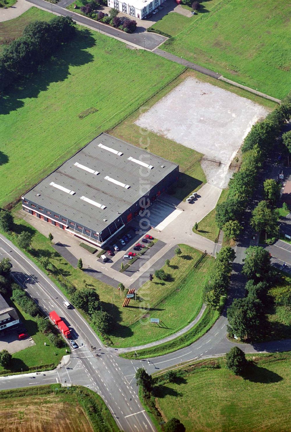 Bergkamen / NRW from the bird's eye view: Produktionshalle der Finnveden Bulten GmbH in Bergkamen.