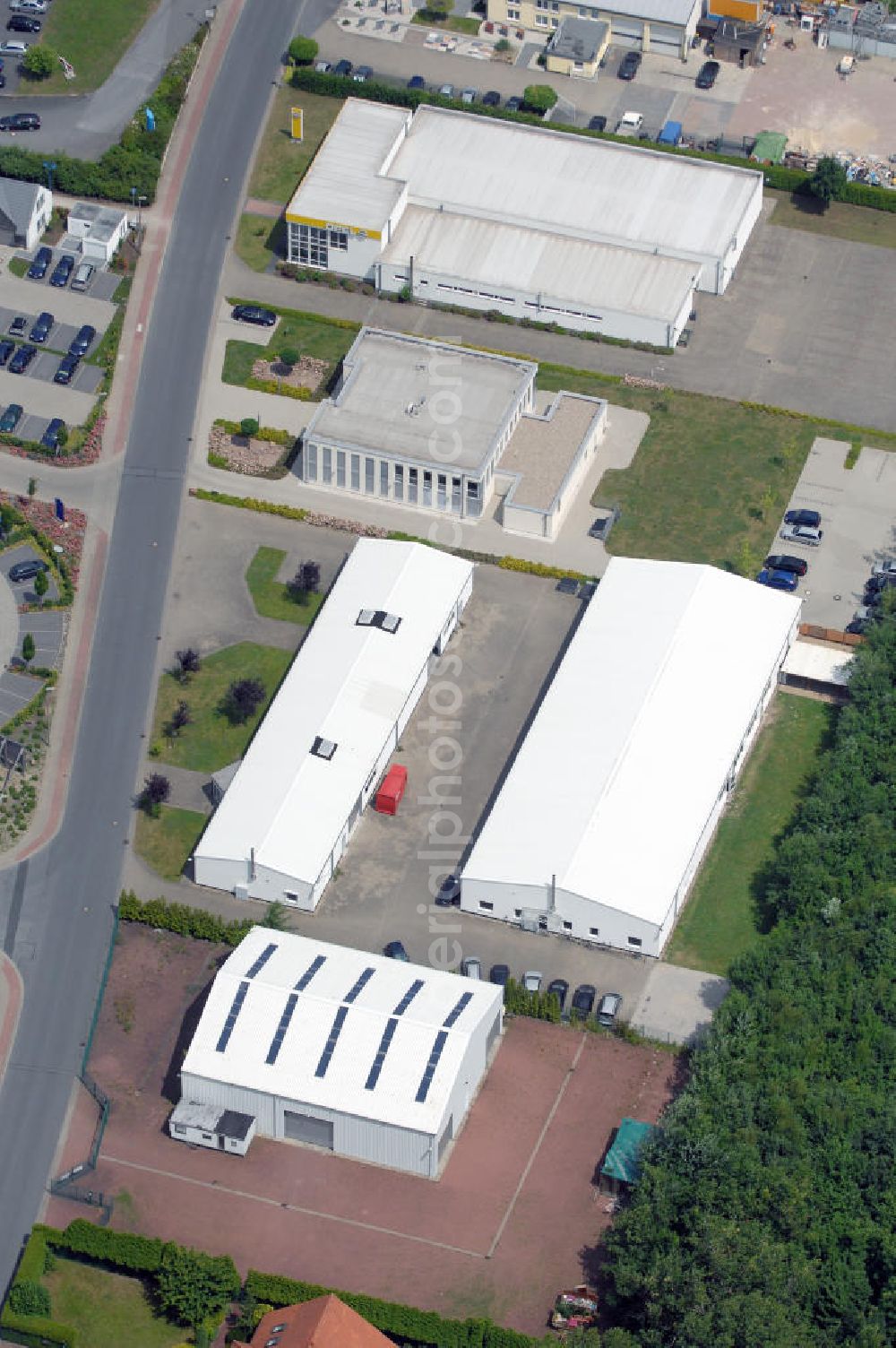 Aerial image Bergkamen - Rünthe - Bürogebäude mit Logistikzentrum der Finnveden Bulten GmbH, Industriestr. 20, 59192 Bergkamen-Rünthe, Tel. +49(0)2389 782-0, Fax +49(0)2389 782-43; Vermietung / Verwaltung: Unternehmensgruppe Markus Gerold, An der Vaerstbrücke 1, 59425 Unna, Tel. +49(0)2303 25036-26, Fax +49(0)2303 25036-27, E-Mail: info@markus-gerold.de