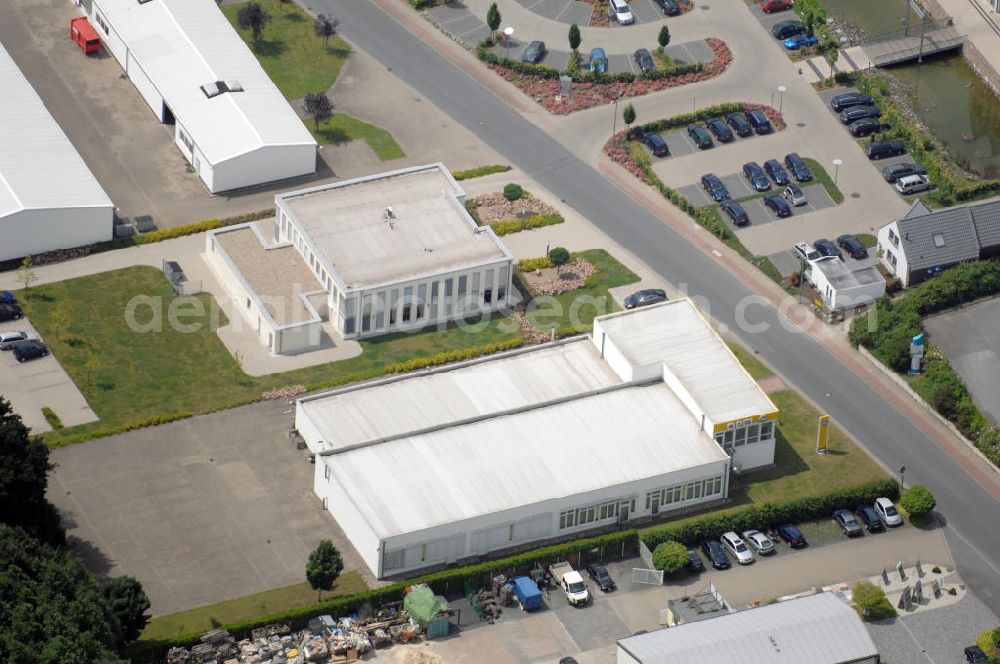 Bergkamen - Rünthe from the bird's eye view: Bürogebäude mit Logistikzentrum der Finnveden Bulten GmbH, Industriestr. 20, 59192 Bergkamen-Rünthe, Tel. +49(0)2389 782-0, Fax +49(0)2389 782-43; Vermietung / Verwaltung: Unternehmensgruppe Markus Gerold, An der Vaerstbrücke 1, 59425 Unna, Tel. +49(0)2303 25036-26, Fax +49(0)2303 25036-27, E-Mail: info@markus-gerold.de