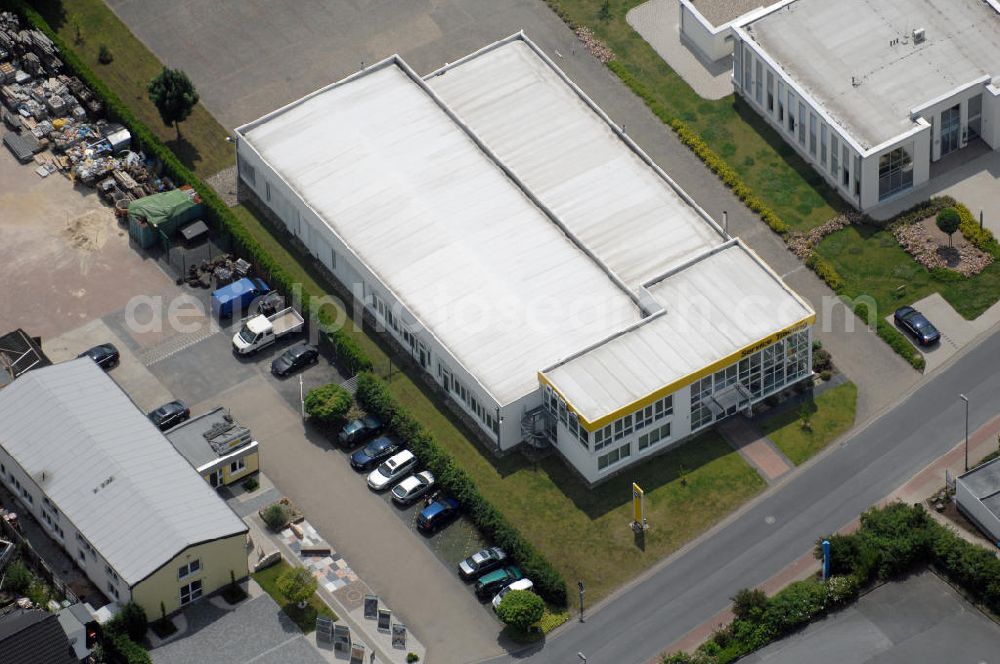 Aerial photograph Bergkamen - Rünthe - Bürogebäude mit Logistikzentrum der Finnveden Bulten GmbH, Industriestr. 20, 59192 Bergkamen-Rünthe, Tel. +49(0)2389 782-0, Fax +49(0)2389 782-43; Vermietung / Verwaltung: Unternehmensgruppe Markus Gerold, An der Vaerstbrücke 1, 59425 Unna, Tel. +49(0)2303 25036-26, Fax +49(0)2303 25036-27, E-Mail: info@markus-gerold.de